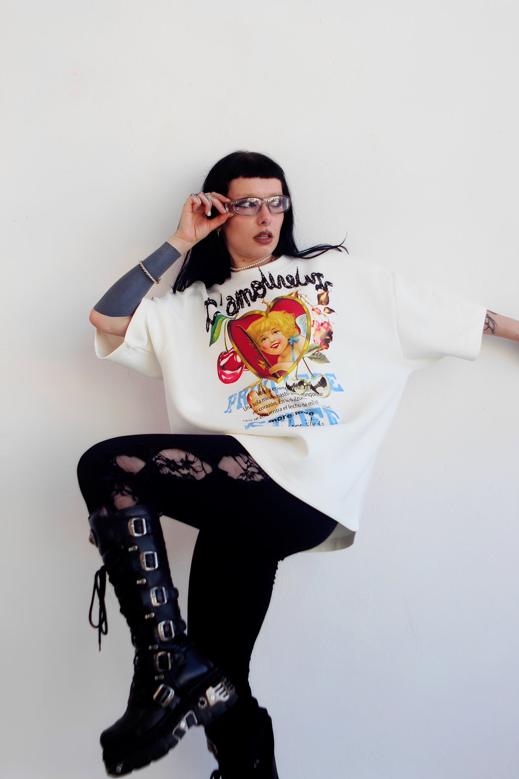 T-shirt oversize L'Amoureux porté assis, coupe ample à manches courtes